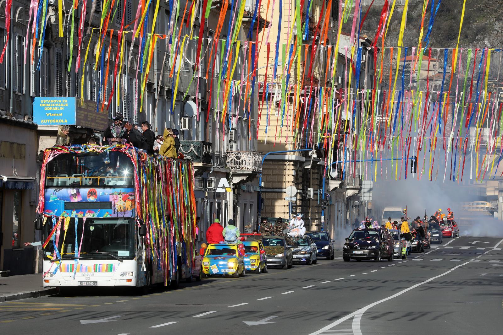 CARneval povorka, prava motorna maškarana manifestacija, prošla je riječkim ulicama CARneval povorka, prava motorna maškarana manifestacija, prošla je riječkim ulicama