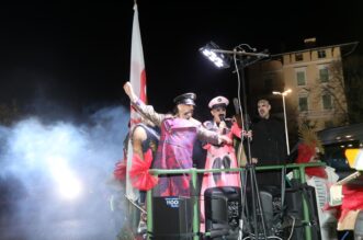 Opatija: Let 3 traktorom stigao ispred dvorane gdje ?e nastupiti na Dori Opatija: Let 3 traktorom stigao ispred dvorane gdje ?e nastupiti na Dori