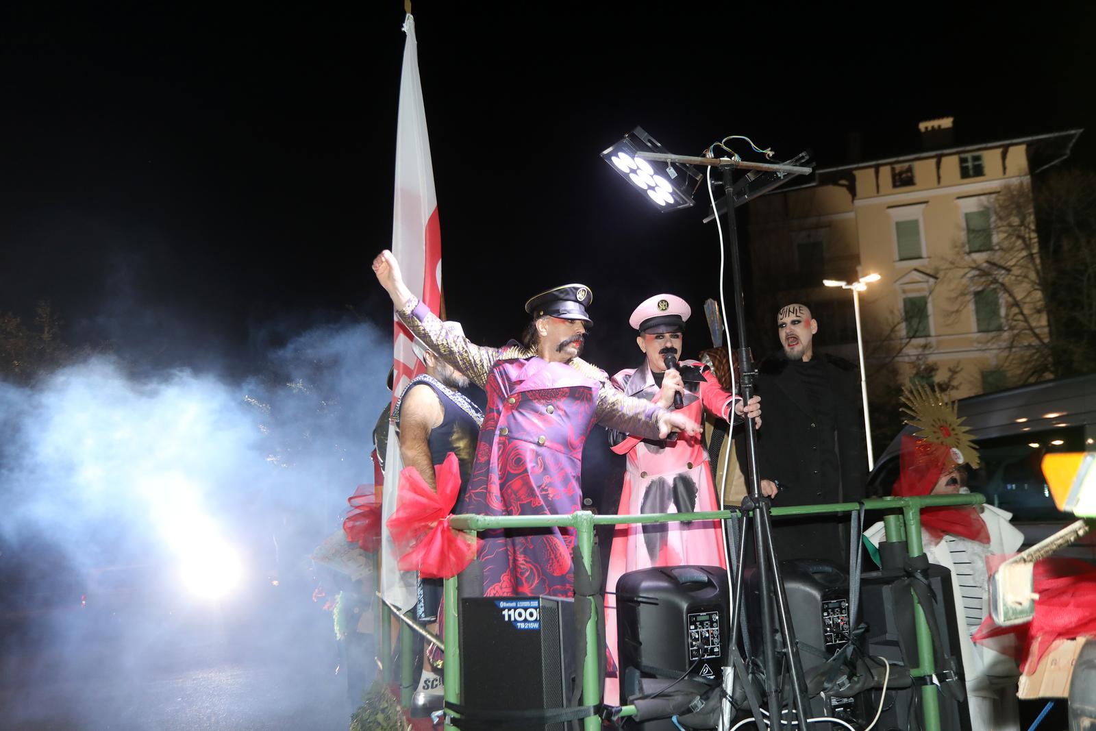 Opatija: Let 3 traktorom stigao ispred dvorane gdje ?e nastupiti na Dori Opatija: Let 3 traktorom stigao ispred dvorane gdje ?e nastupiti na Dori