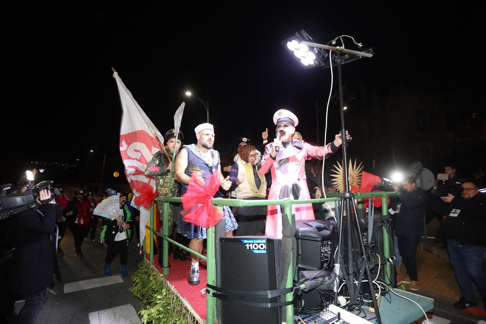 Opatija: Let 3 traktorom stigao ispred dvorane gdje ?e nastupiti na Dori Opatija: Let 3 traktorom stigao ispred dvorane gdje ?e nastupiti na Dori