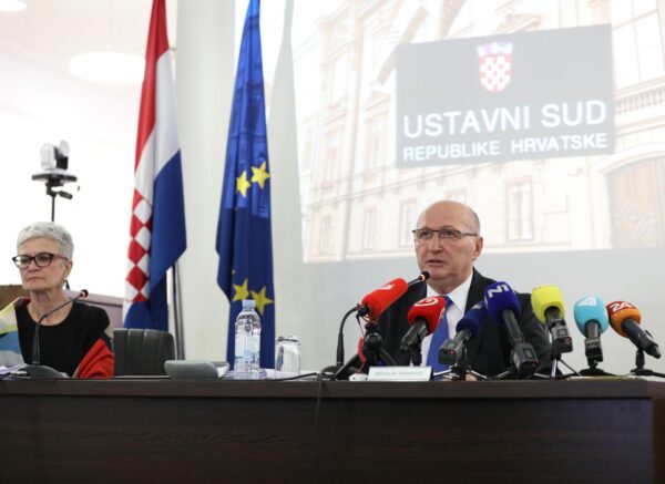 Ustavni sud: Nijedno referendumsko pitanje Mosta nije u skladu s Ustavom