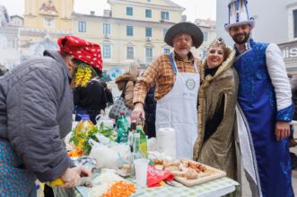 Rijeka: Gradonačelnik Marko Filipović pridružio se humanitarnim karnevalskim manifestacijama Rijeka: Gradonačelnik Marko Filipović pridružio se humanitarnim karnevalskim manifestacijama
