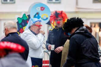 Rijeka: Gradonačelnik Marko Filipović pridružio se humanitarnim karnevalskim manifestacijama Rijeka: Gradonačelnik Marko Filipović pridružio se humanitarnim karnevalskim manifestacijama