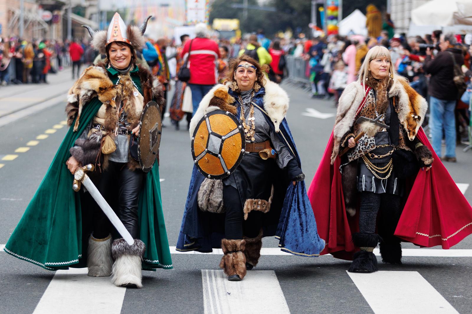Rijeka: Oko devet tisuća maškara sudjelovalo na tradicionalnom Riječkom karnevalu Rijeka: Oko devet tisuća maškara sudjelovalo na tradicionalnom Riječkom karnevalu