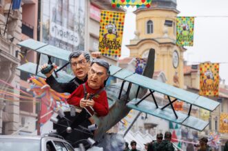 Rijeka: Oko devet tisuća maškara sudjelovalo na tradicionalnom Riječkom karnevalu Rijeka: Oko devet tisuća maškara sudjelovalo na tradicionalnom Riječkom karnevalu