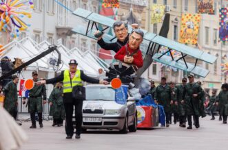 Rijeka: Oko devet tisuća maškara sudjelovalo na tradicionalnom Riječkom karnevalu Rijeka: Oko devet tisuća maškara sudjelovalo na tradicionalnom Riječkom karnevalu