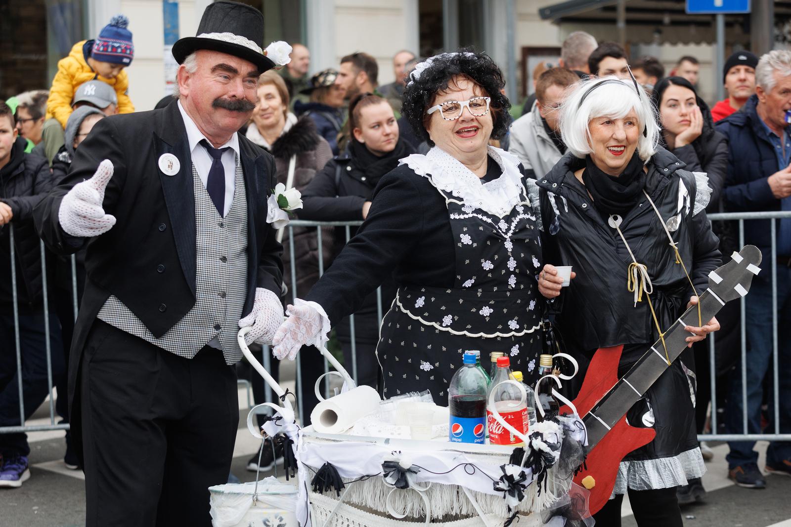 Rijeka: Oko devet tisuća maškara sudjelovalo na tradicionalnom Riječkom karnevalu Rijeka: Oko devet tisuća maškara sudjelovalo na tradicionalnom Riječkom karnevalu