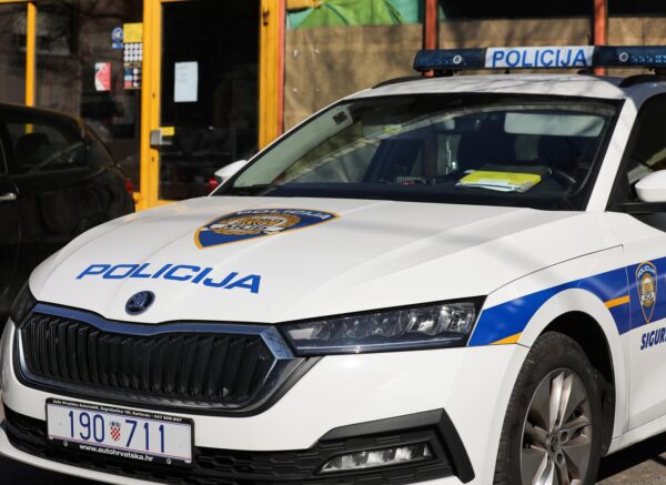 Zagreb: Nepoznati počinitelj opljačkao poslovnicu pošte u Botincu