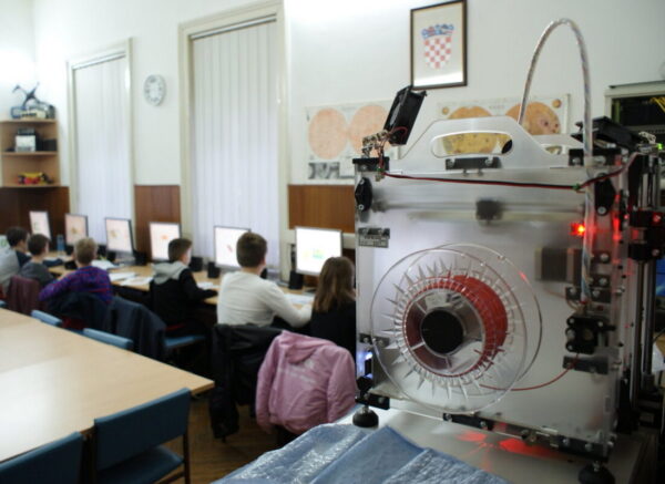 Radionica-3D-printanja-u-Domu-mladih-1196×800