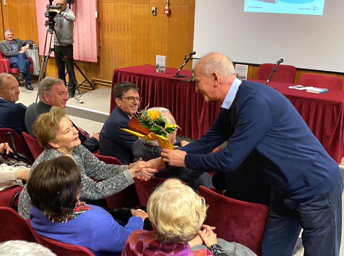 oleg opatija predstavljanej knjige (1) oleg opatija predstavljanej knjige (1)