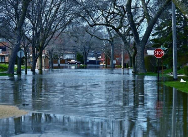 Deep,Flood,Water,In,Residential,Area.,Des,Plains,,Il,,Usa.