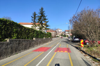 rijeka plus termoplastika kolnik pjesacki (7) rijeka plus termoplastika kolnik pjesacki (7)