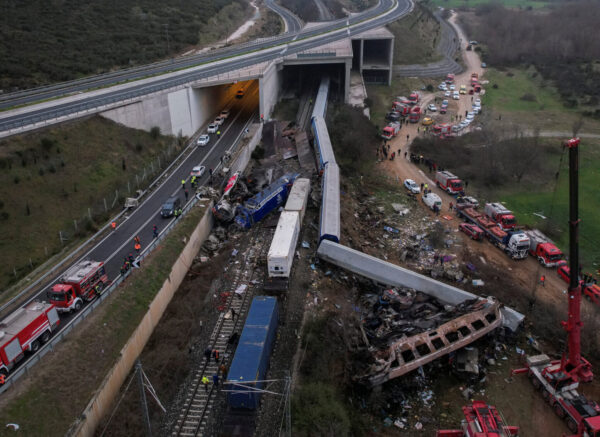 01greece-crash-mhjq-superJumbo