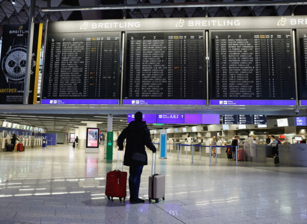 5469127_20230217t073805z-1576941361-rc2vcz9fln06-rtrmadp-3-germanyairportsstrike_share