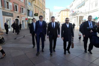 Rijeka: Predsjednik Zoran Milanović sastao se s gradonačelnikom Markom Filipovićem Rijeka: Predsjednik Zoran Milanović sastao se s gradonačelnikom Markom Filipovićem