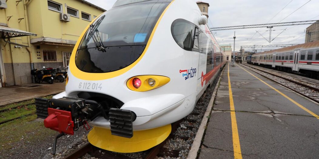 Vlakovi na željezničkom kolodvoru Rijeka Vlakovi na željezničkom kolodvoru Rijeka