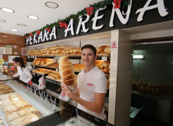 Rijeka: U pekarnici Arena cijena kruha snižena je na dvije kune