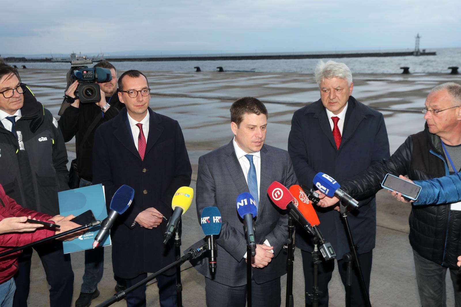 Danska premijerka i Andrej Plenković obišli su budući terminal Rijeka Gateway Danska premijerka i Andrej Plenković obišli su budući terminal Rijeka Gateway