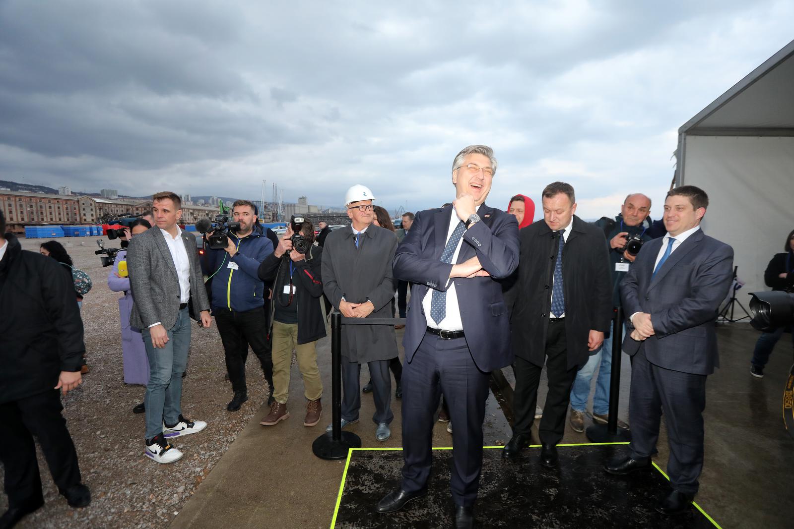 Danska premijerka i Andrej Plenković obišli su budući terminal Rijeka Gateway Danska premijerka i Andrej Plenković obišli su budući terminal Rijeka Gateway