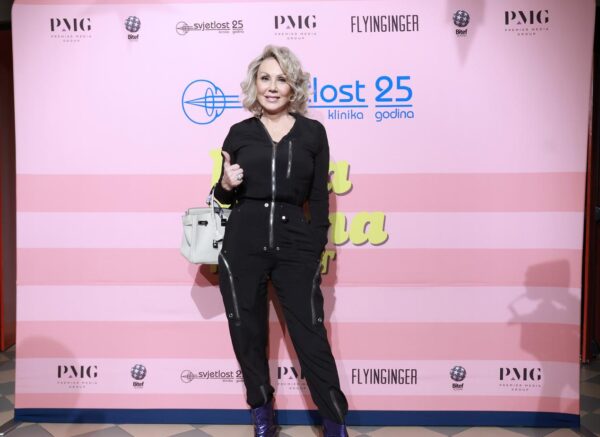 Zagreb: Lepa Brena povela je sestru Faketa Jahić na premijeru predstave Lepa Brena Project