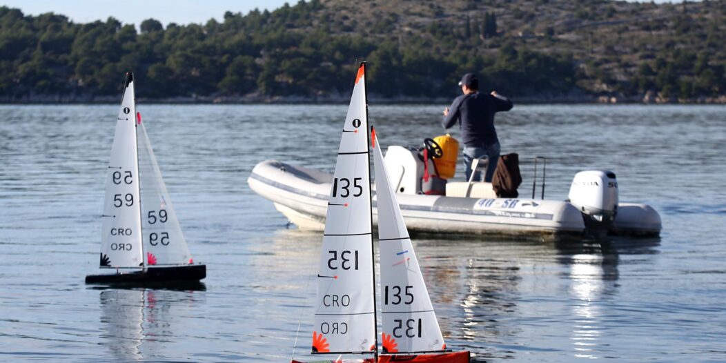 Šibenik: Na rivi započela 24. regata radio upravljanih jedrilica Šibenik: Na rivi započela 24. regata radio upravljanih jedrilica