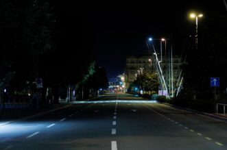 Ceste u užem centru Rijeke zatvorene za sav promet zbog uklanjanja protubrodske mine iz Luke Rijeka Ceste u užem centru Rijeke zatvorene za sav promet zbog uklanjanja protubrodske mine iz Luke Rijeka