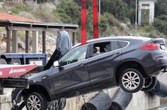 Iz mora izvučen automobil nakon tragedije u trajektnoj luci Prapratno Iz mora izvučen automobil nakon tragedije u trajektnoj luci Prapratno