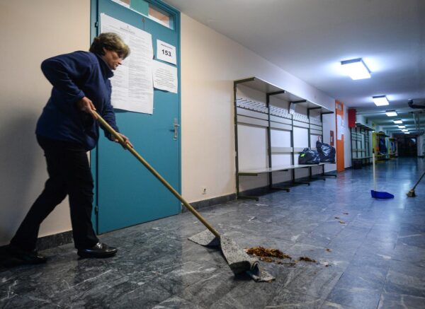 Zagreb: Otvaranje glasačkih kutija i brojanje glasova na biračkim mjestima 153 i 154