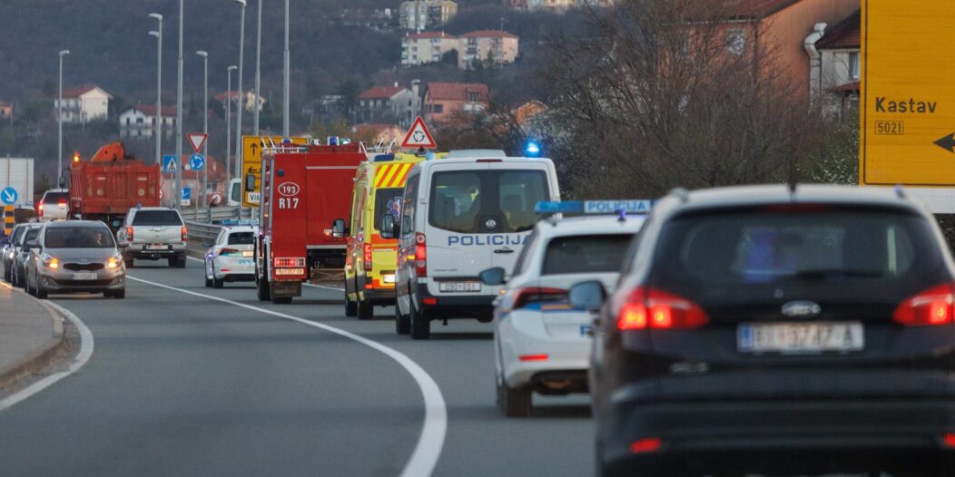 Uklanjanje avionske bombe pronađene na gradilištu – policija zaustavila promet Uklanjanje avionske bombe pronađene na gradilištu – policija zaustavila promet