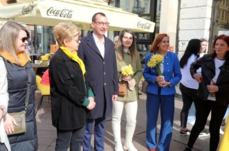 Rijeka: Na Korzu obilježen Dan narcisa posvećen oboljelima od raka dojke