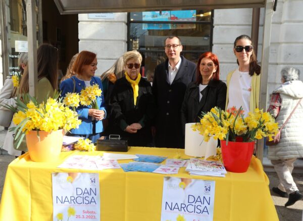 Rijeka: Na Korzu obilježen Dan narcisa posvećen oboljelima od raka dojke