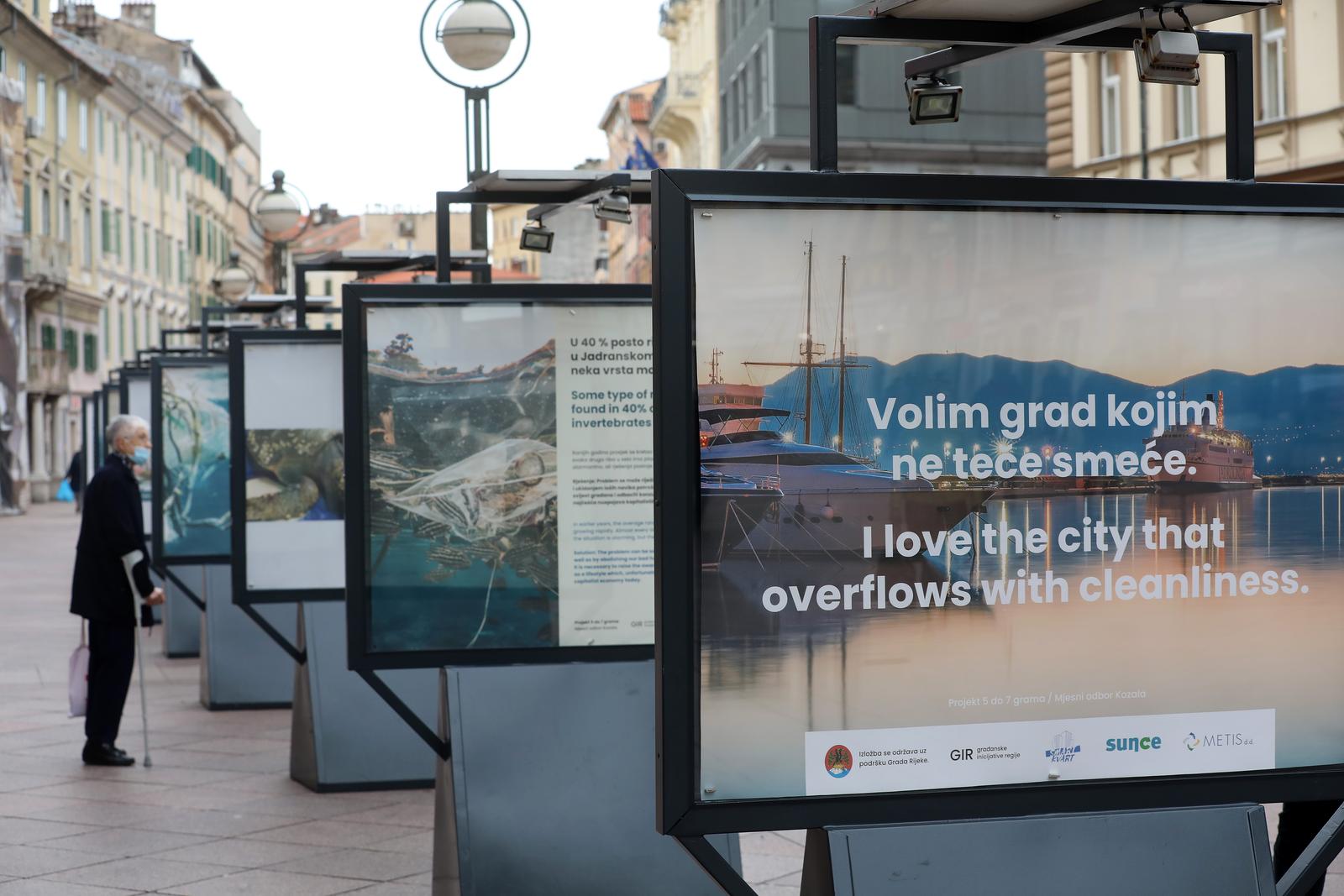 Rijeka: Na Korzu postavljena izložba “Volim grad kojim ne teče smeće” Rijeka: Na Korzu postavljena izložba “Volim grad kojim ne teče smeće”
