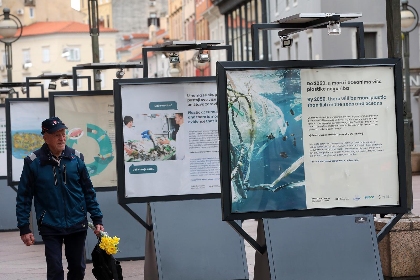 Rijeka: Na Korzu postavljena izložba “Volim grad kojim ne teče smeće” Rijeka: Na Korzu postavljena izložba “Volim grad kojim ne teče smeće”