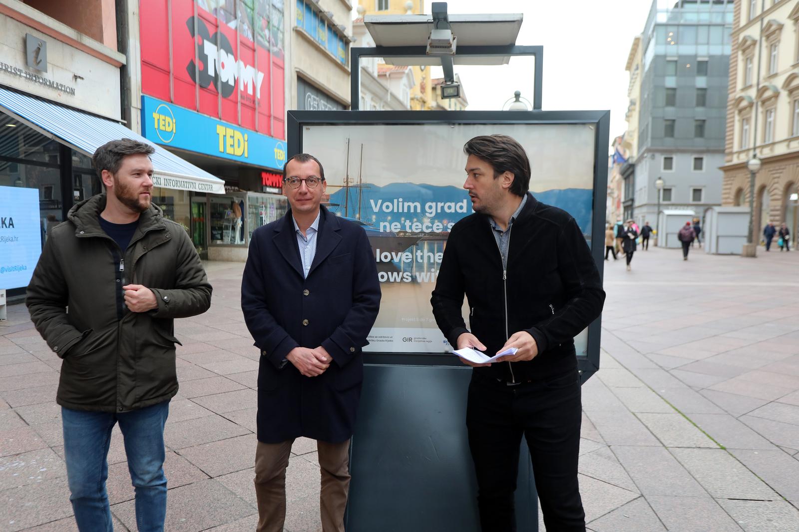 Rijeka: Na Korzu postavljena izložba “Volim grad kojim ne teče smeće” Rijeka: Na Korzu postavljena izložba “Volim grad kojim ne teče smeće”