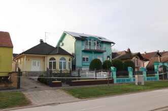 U Vinkovcima ubijen muškarac, policija pronašla i tijelo počinitelja U Vinkovcima ubijen muškarac, policija pronašla i tijelo počinitelja