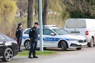 U Vinkovcima ubijen muškarac, policija pronašla i tijelo počinitelja U Vinkovcima ubijen muškarac, policija pronašla i tijelo počinitelja
