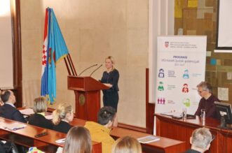 Predstavljanje-mogućnosti-Programa-Učinkoviti-ljudski-potencijali-2021.-2027-iz-Europskog-socijalnog-fo-5 Predstavljanje-mogućnosti-Programa-Učinkoviti-ljudski-potencijali-2021.-2027-iz-Europskog-socijalnog-fo-5