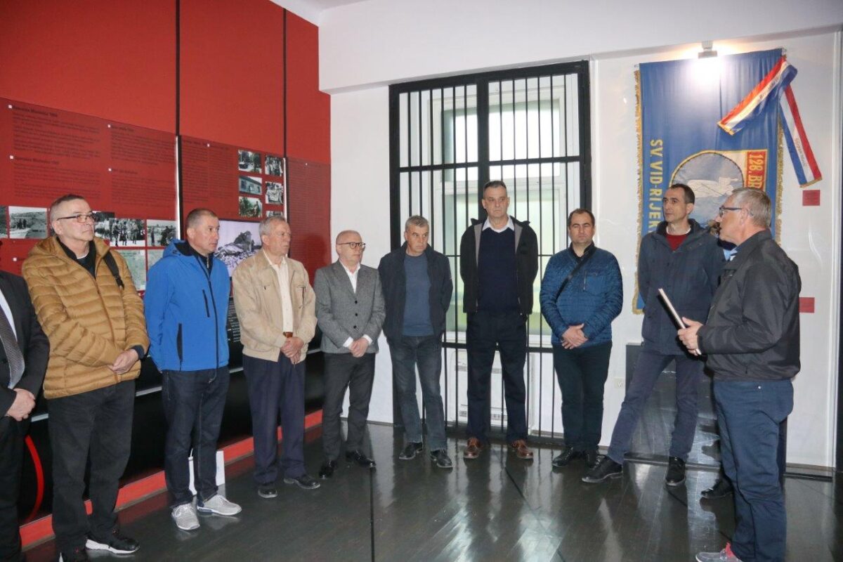 Prijem-za-polaznike-25.-naraštaja-Ratne-škole-„Ban-Josip-Jelačić“-5-1200×800 Prijem-za-polaznike-25.-naraštaja-Ratne-škole-„Ban-Josip-Jelačić“-5-1200×800