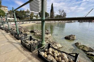 plaza tomasevac opatija eko akcija svjetski dan vode (9) plaza tomasevac opatija eko akcija svjetski dan vode (9)