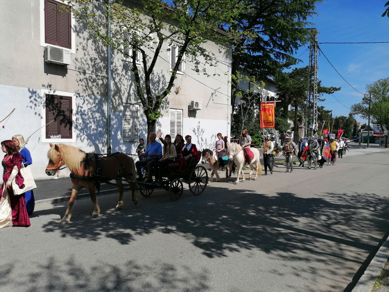 Dani-Trsata-2023.-Povratak-Frankopana-mimohod-u-svečanim-odorama Dani-Trsata-2023.-Povratak-Frankopana-mimohod-u-svečanim-odorama