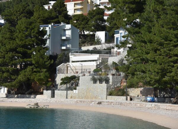 Nekretnine u vlasništvu Rusa u okolici Makarske