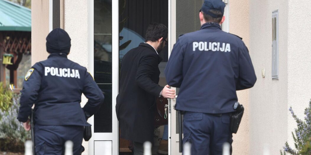 U Međimurju su u tijeku pretresi i uhićenja: Policija pred kućom Đure Horvata u Donjem Kraljevcu U Međimurju su u tijeku pretresi i uhićenja: Policija pred kućom Đure Horvata u Donjem Kraljevcu