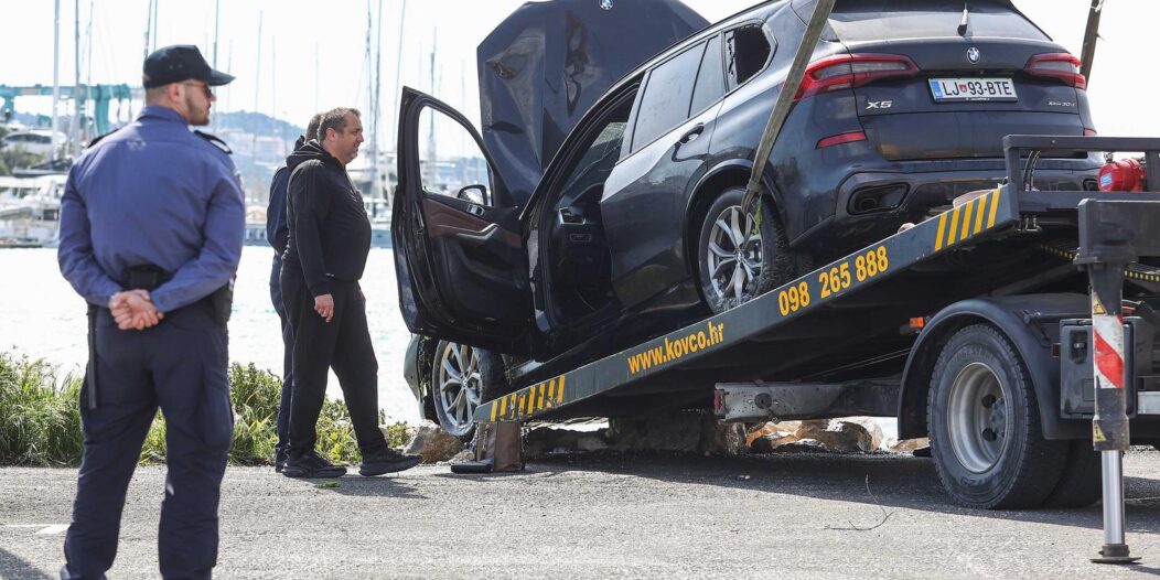 Trogir: BMW-om udarila u kamion, oba vozila završila u moru Trogir: BMW-om udarila u kamion, oba vozila završila u moru