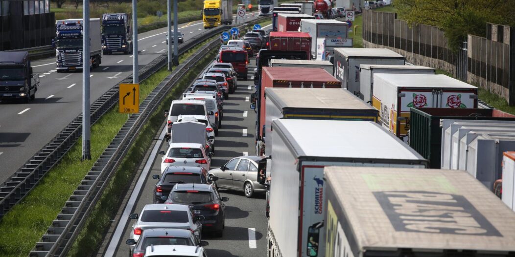 Kilometarske kolone na zagrebačkoj obilaznici zbog radova Kilometarske kolone na zagrebačkoj obilaznici zbog radova