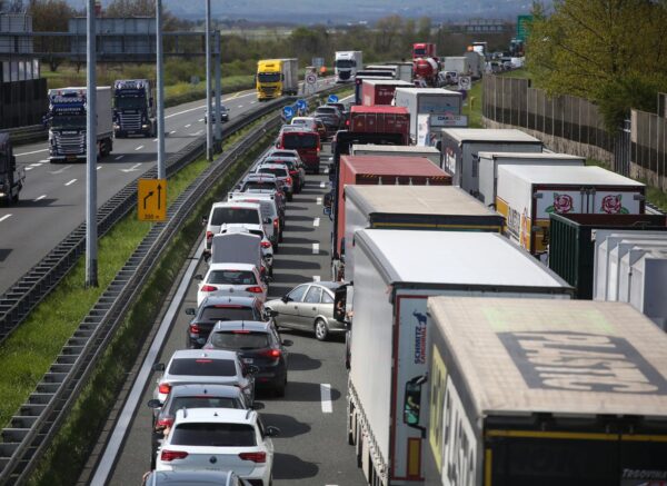 Kilometarske kolone na zagrebačkoj obilaznici zbog radova
