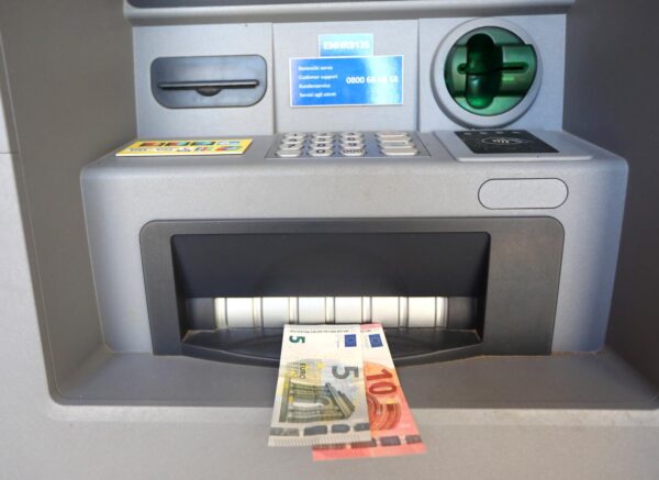 Od 16. siječnja opet plaćanje naknade na bankomatima drugih banaka