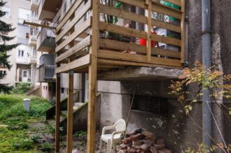 Zagreb: Ilegalno nadograđeni balkon Zagreb: Ilegalno nadograđeni balkon