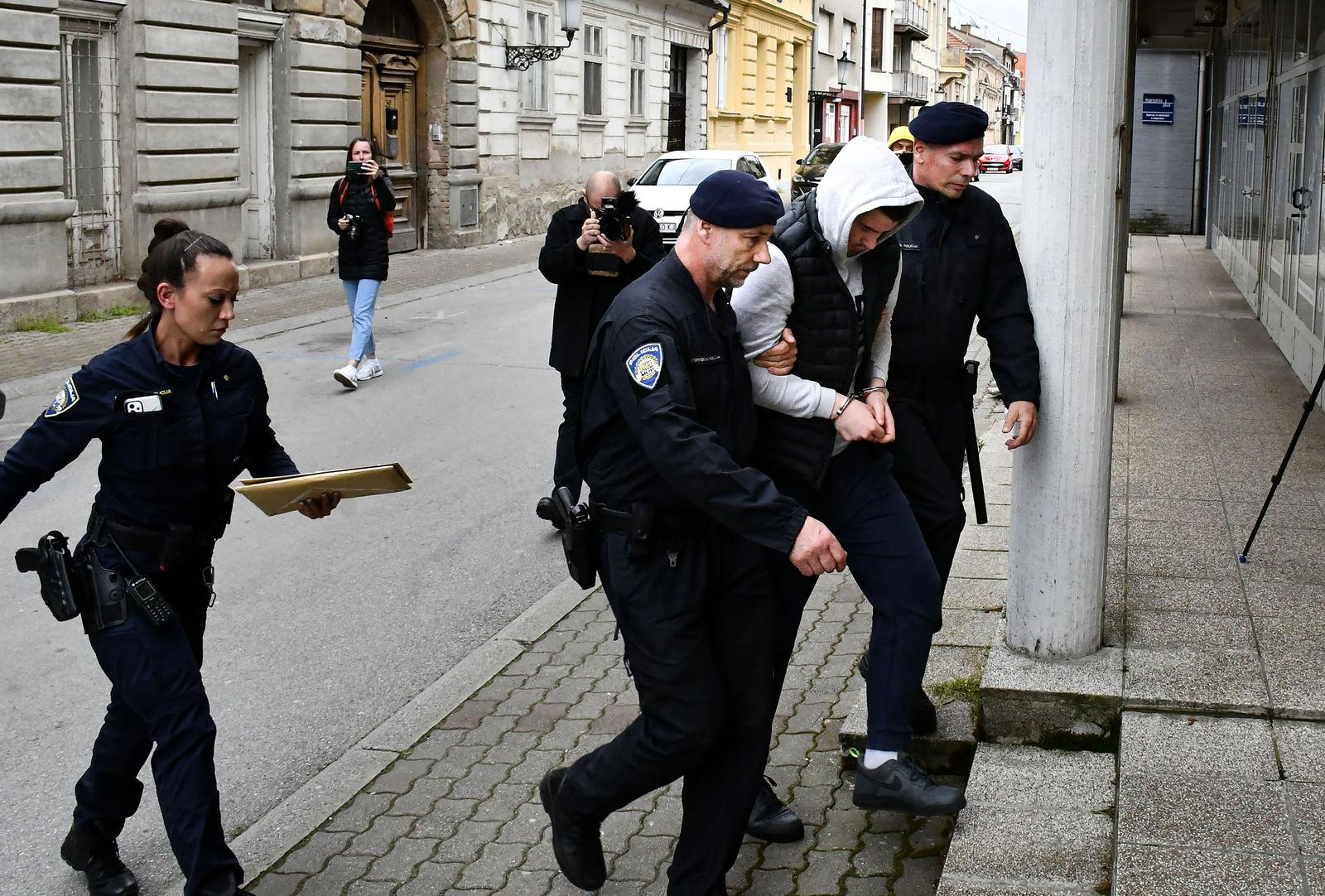 EKSKLUZIVNO Slavonski Brod: Priveden mladić koji je nasmrt pretukao vojnika u Požegi