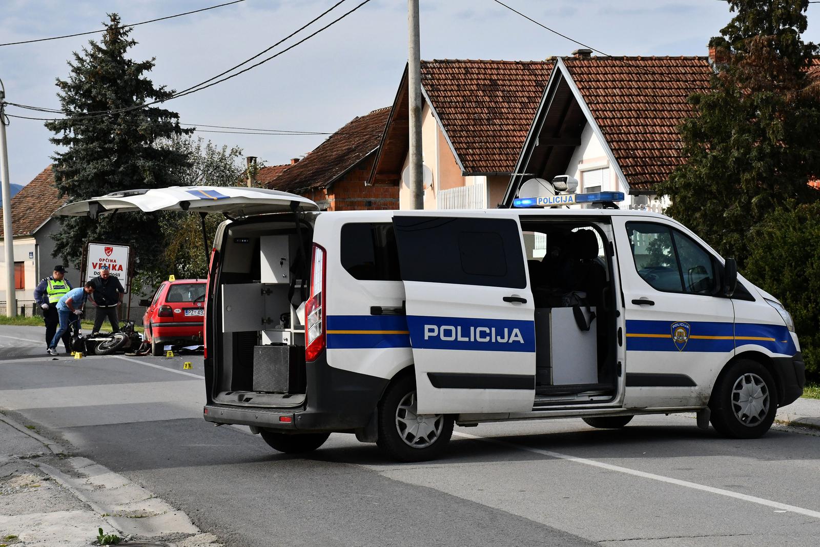 Novi Mihaljevci: Motociklist i suvozačica poginuli u sudaru s automobilom Novi Mihaljevci: Motociklist i suvozačica poginuli u sudaru s automobilom