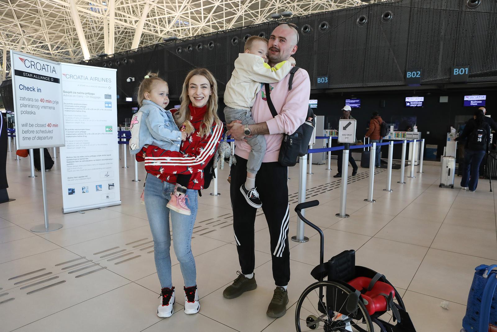Zagreb: Malena Lava Petrušić s obitelji putuje na liječenje u SAD Zagreb: Malena Lava Petrušić s obitelji putuje na liječenje u SAD